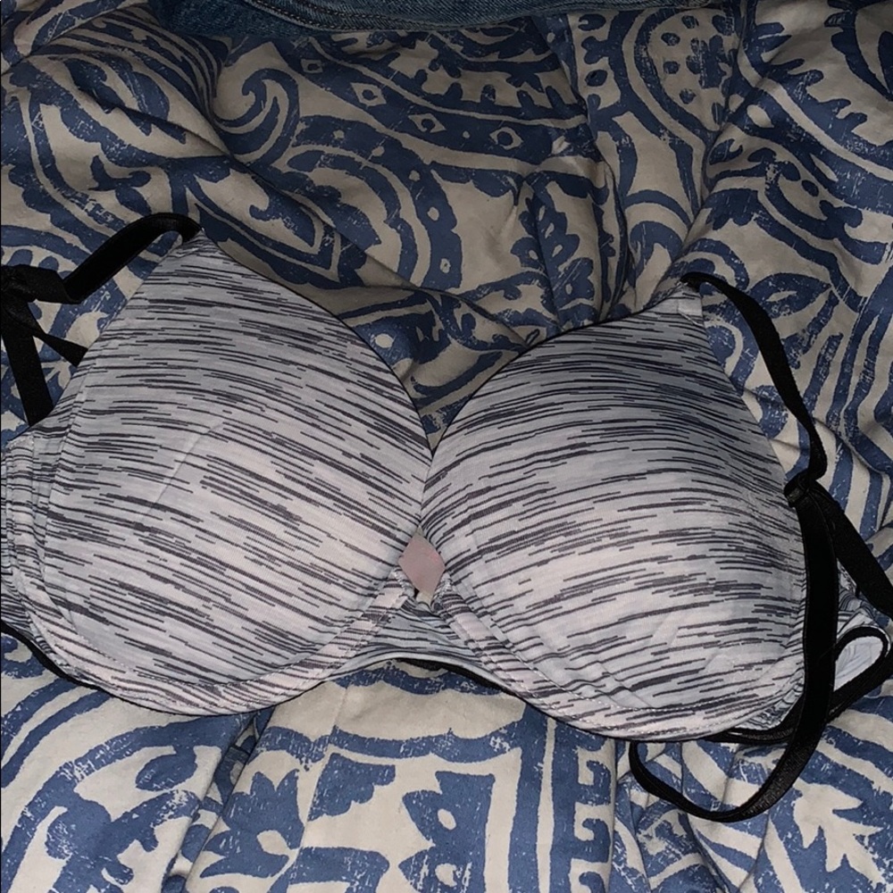 Black/white bra